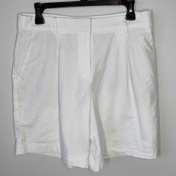 LOFT Peyton Trouser Shorts Womens 4 White Pleated 7" Inseam Mature Sophisticated - Picture 2 of 16